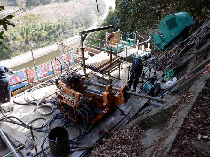 大型・重量のボーリングマシン使用事例